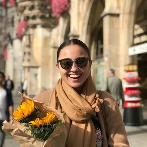 Meet your Posher, Nicole